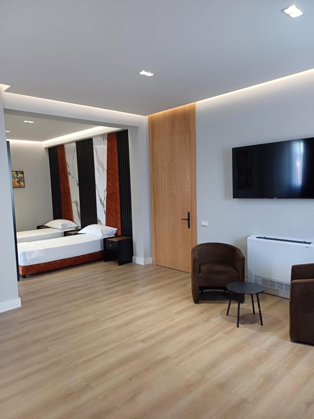 Oxygen Boutique Hotel Tiranë Ngoại thất bức ảnh
