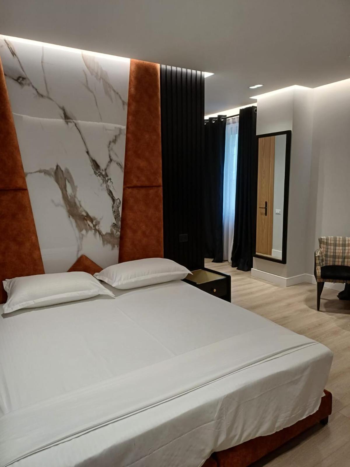 Oxygen Boutique Hotel Tiranë Ngoại thất bức ảnh
