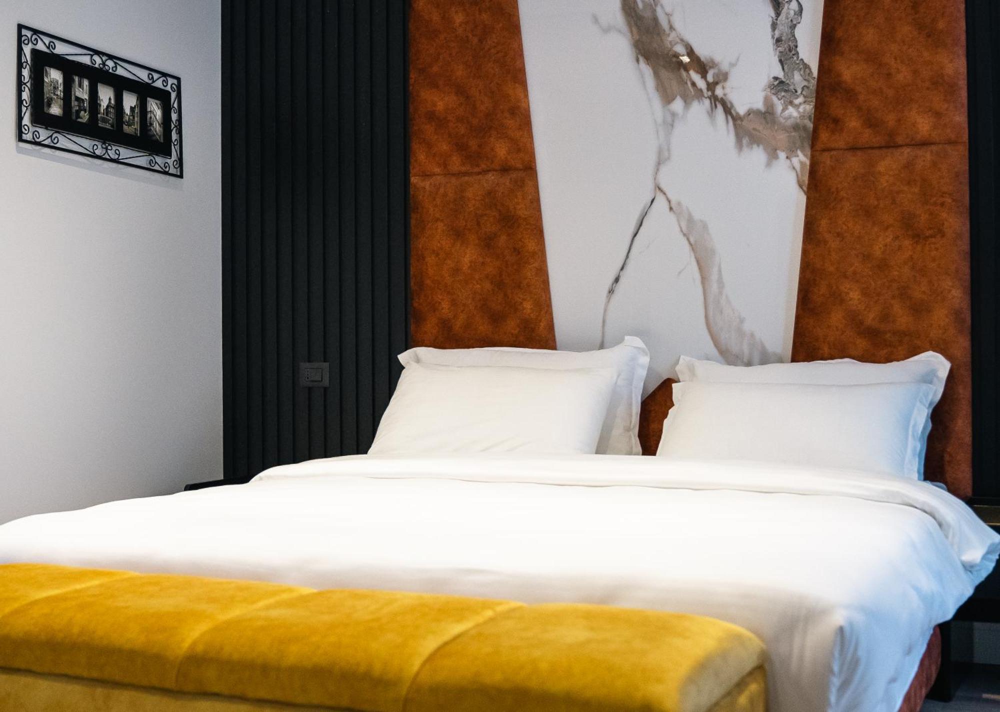 Oxygen Boutique Hotel Tiranë Ngoại thất bức ảnh