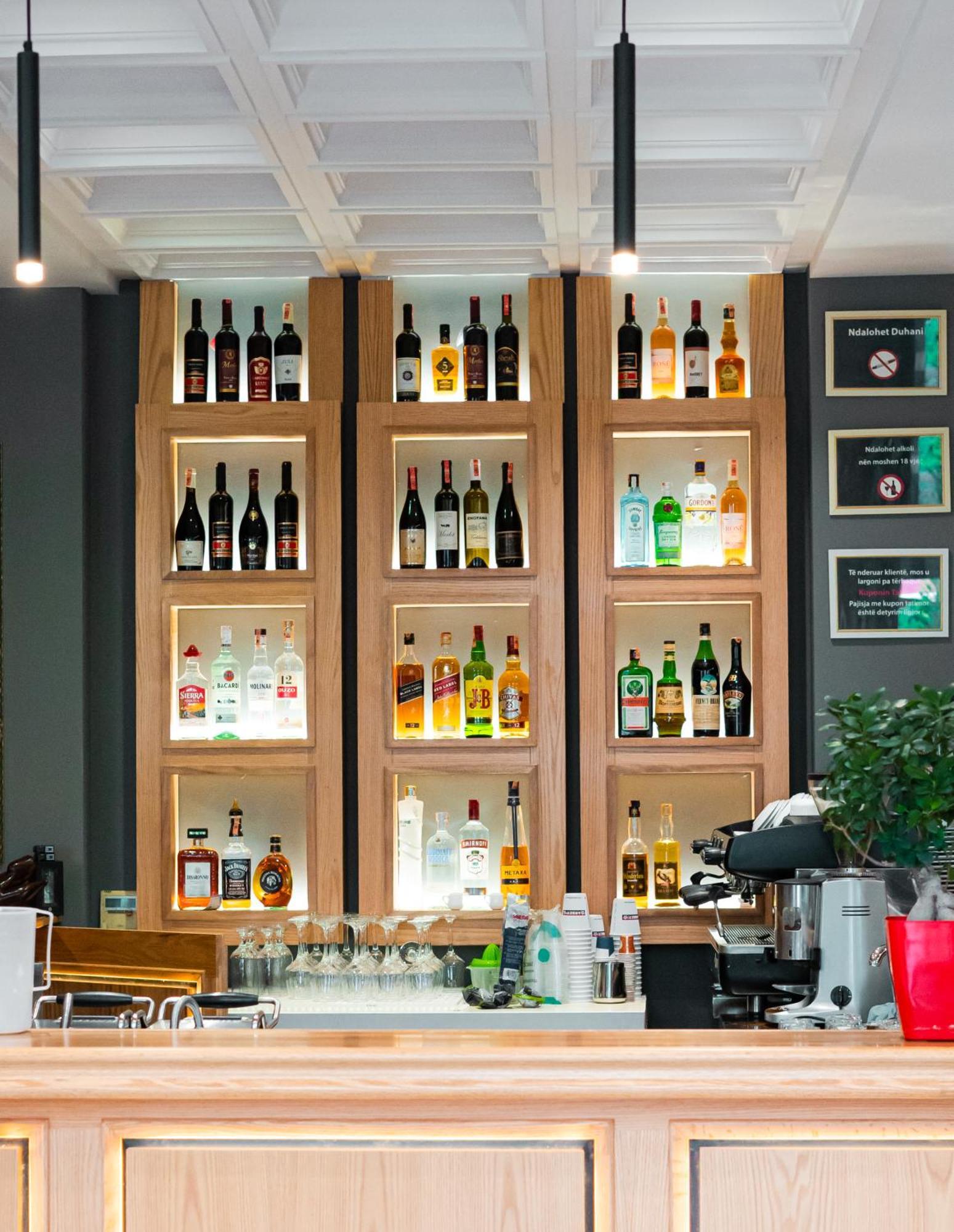 Oxygen Boutique Hotel Tiranë Ngoại thất bức ảnh